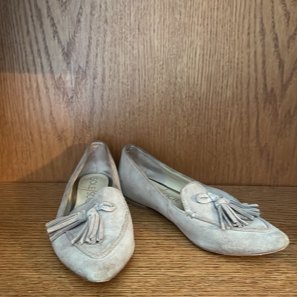 Super cute tassel flats in great condition - Picture 2 of 2